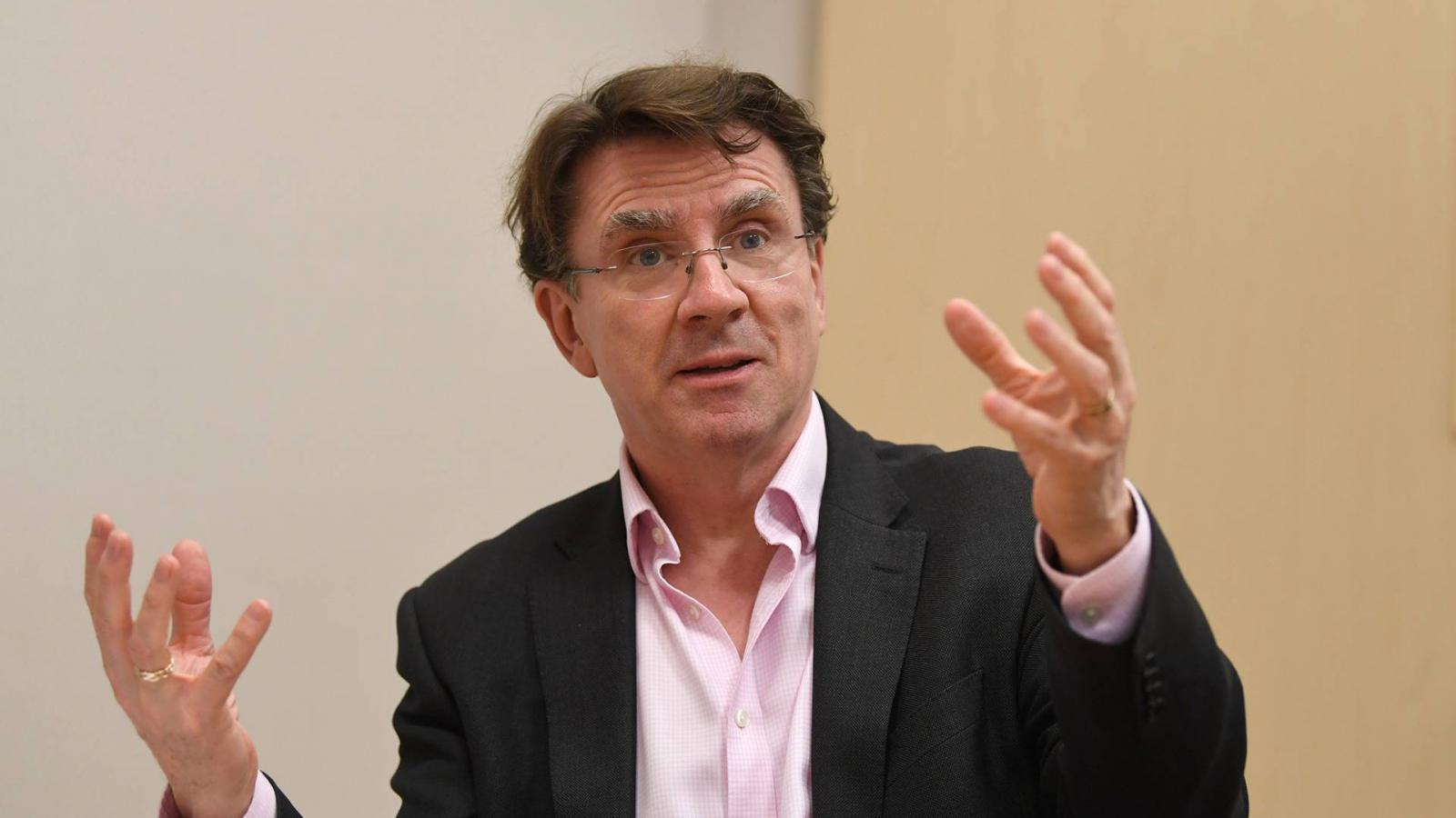 Iain Lindsay, brit nagykövet