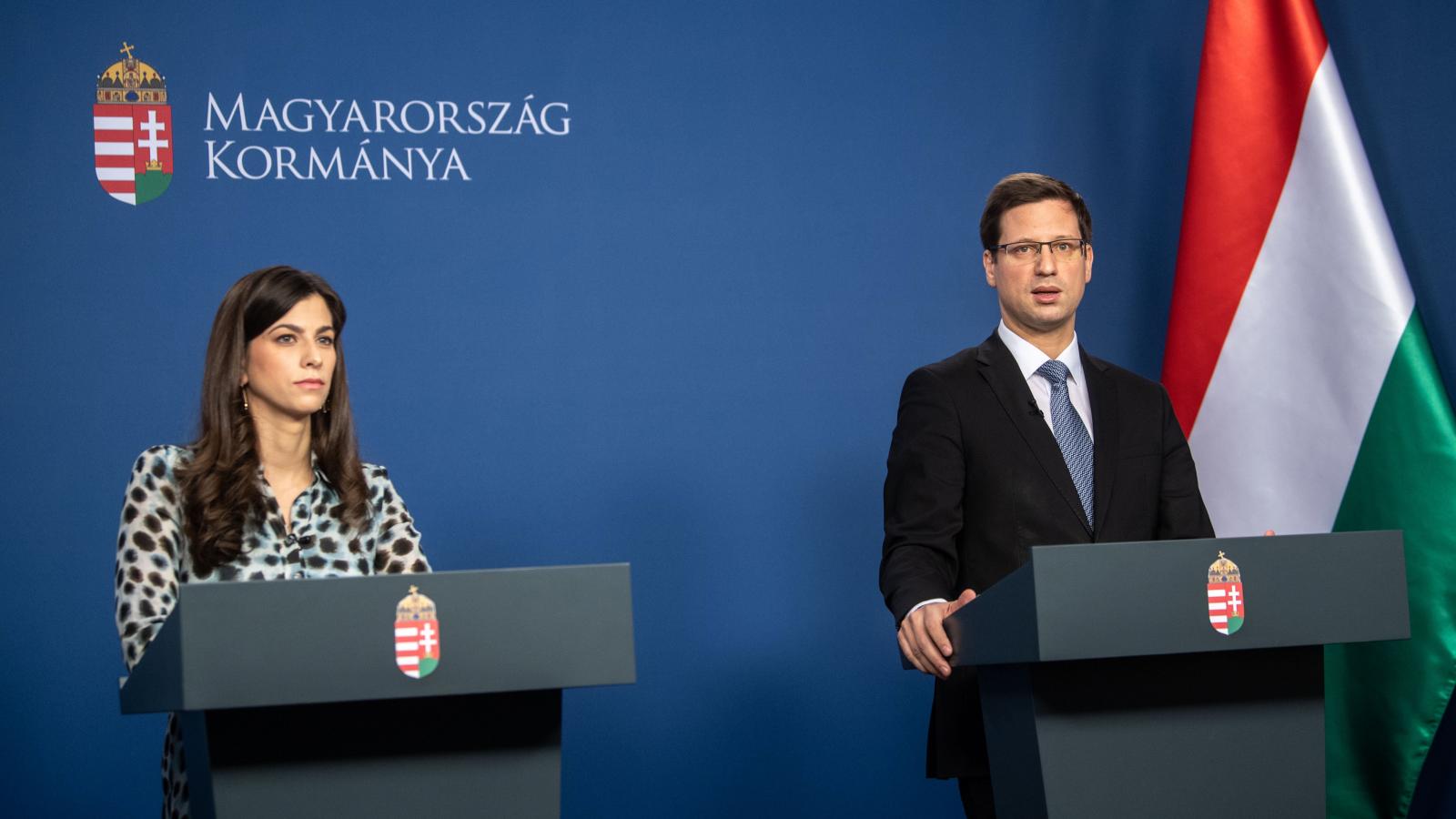 Szentkirályi Alexandra és Gulyás Gergely