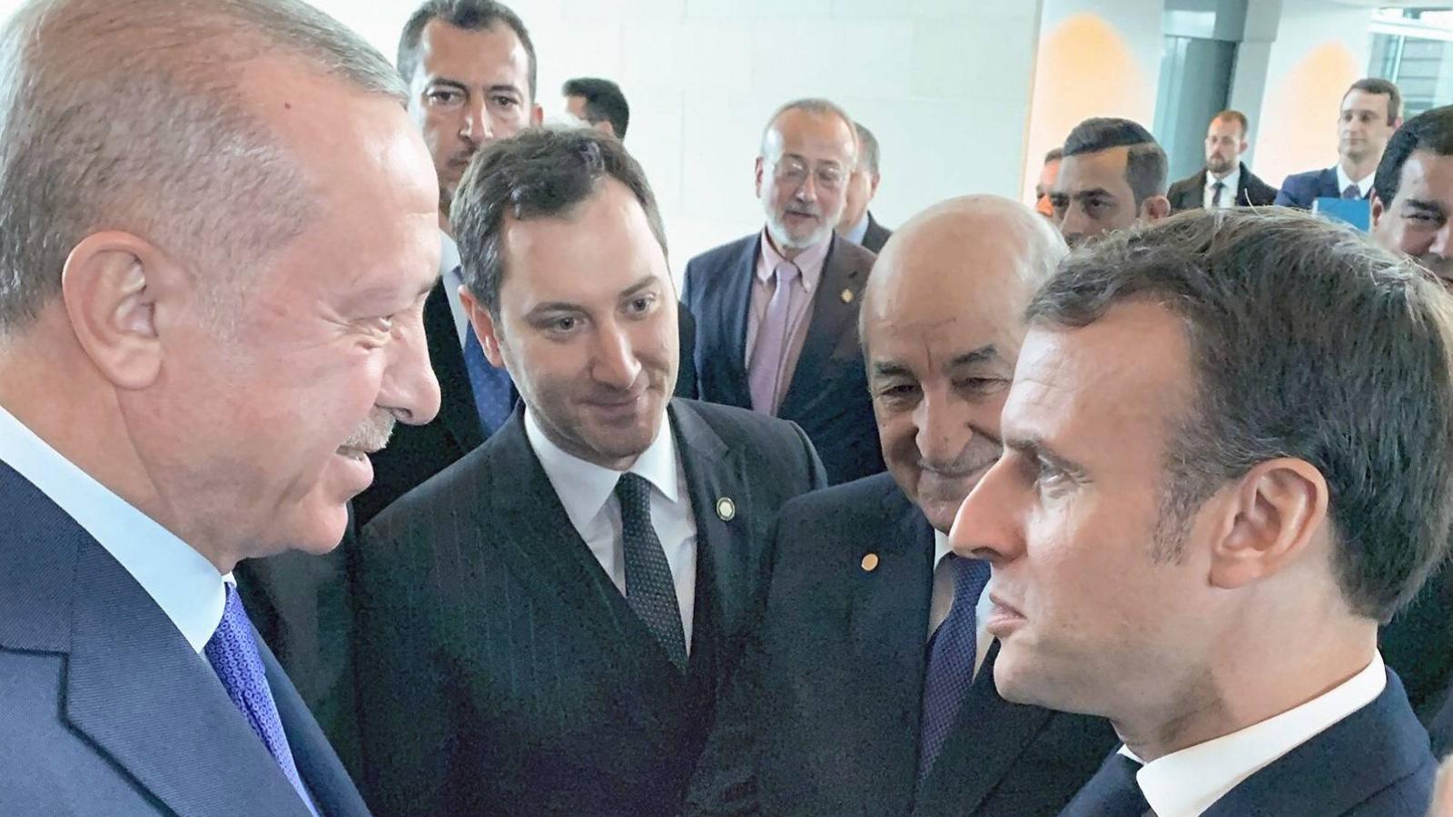 Erdogan és Macron egyaránt erőn felül igyekszik növelni országa befolyását, de általában ellentétes oldalra helyezkednek