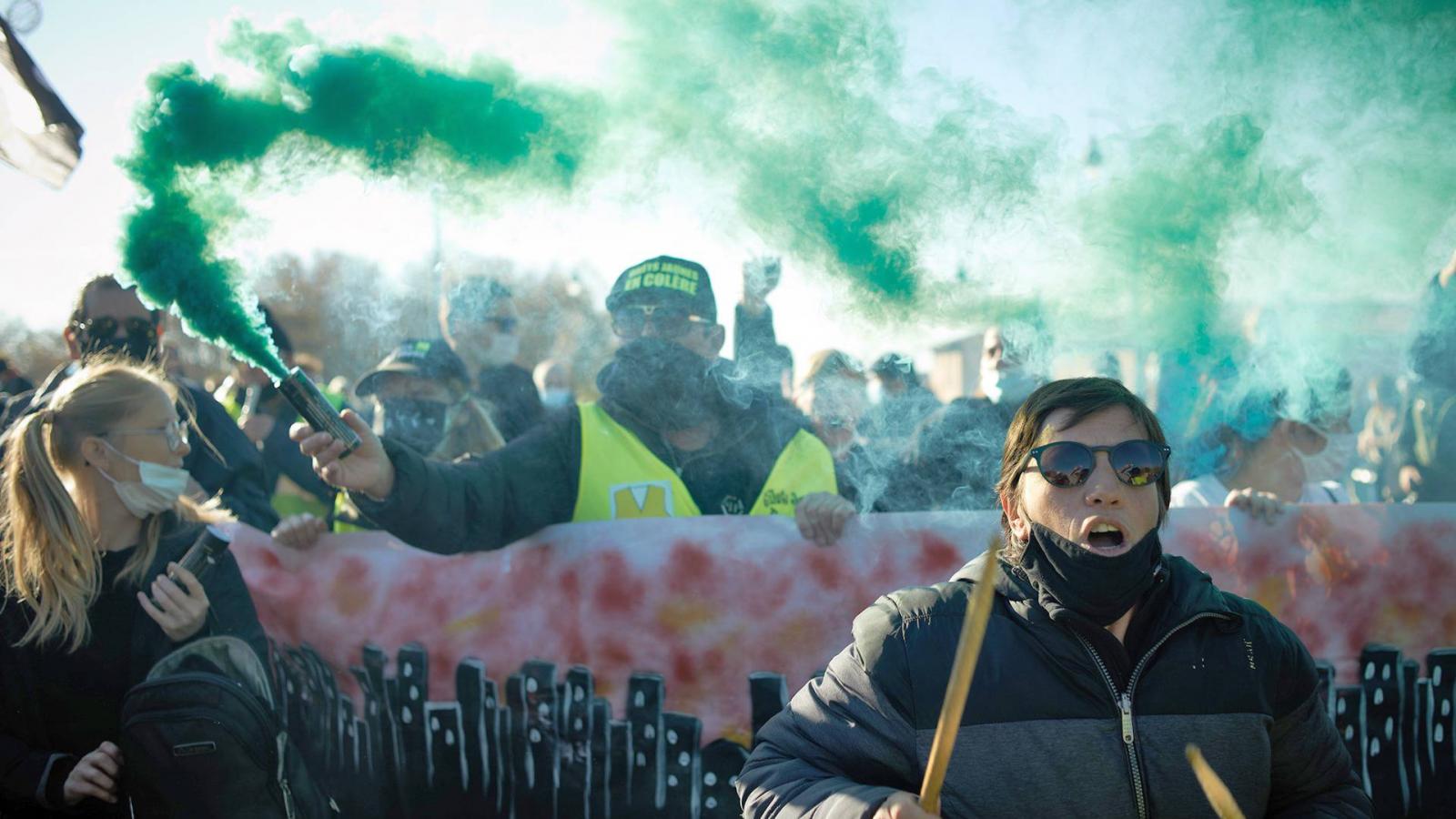 Nem népszerűek a francia korlátozások