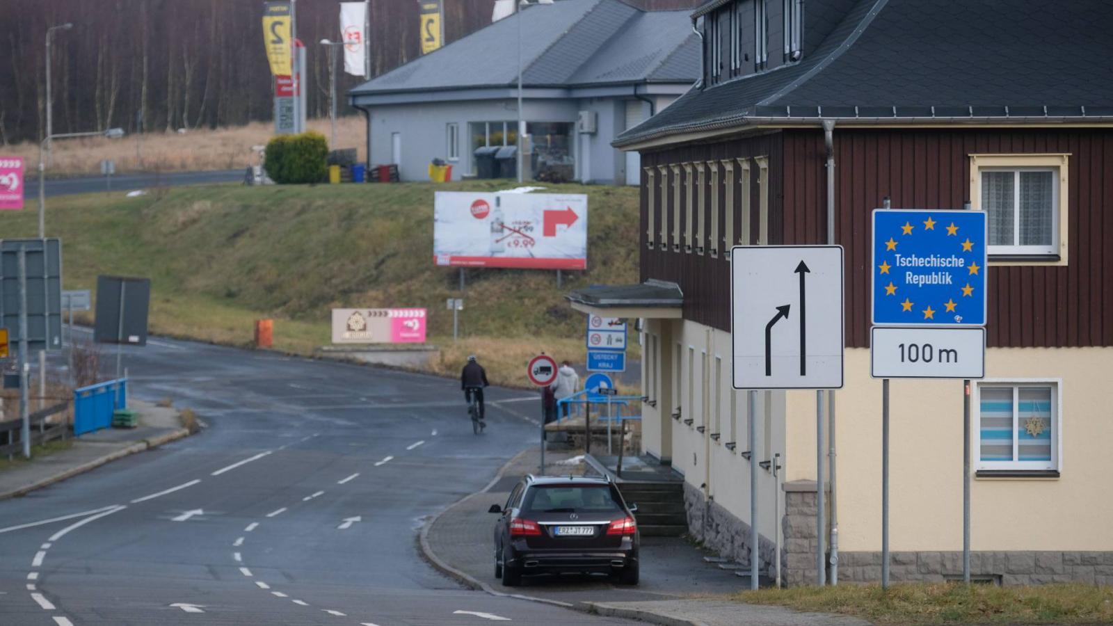 A szükségállapot miatt szinte leállt a forgalom a cseh-német határon