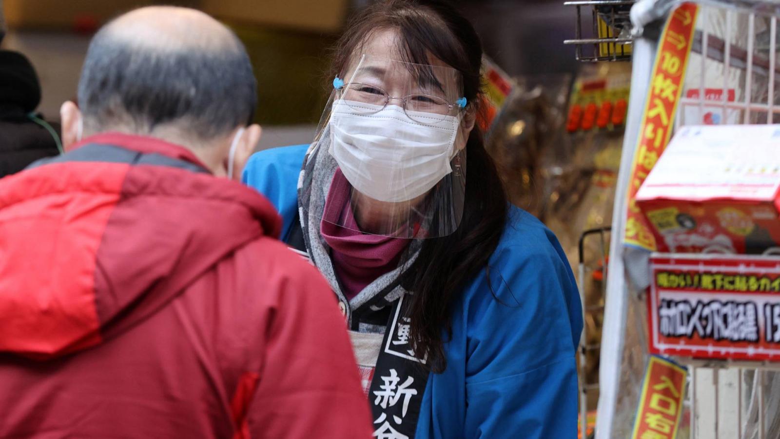 Novel coronavirus / Crowded shopping street in Japan