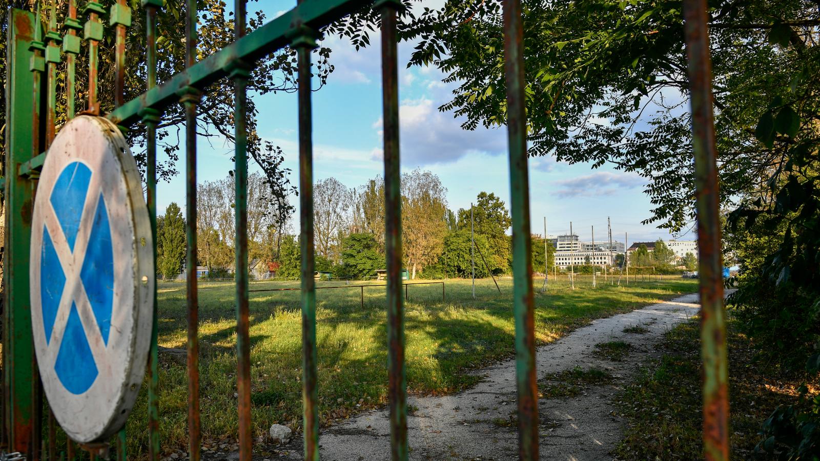 Képünk illusztráció, a Bodor utcai sportpálya Budapest XIII. kerületében 2021. szeptember 21-én