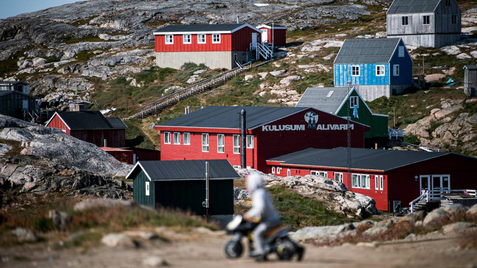 Az északi sarkvidék gazdag földgázban és olajban is ezért is fordult a figyelem Grönland felé