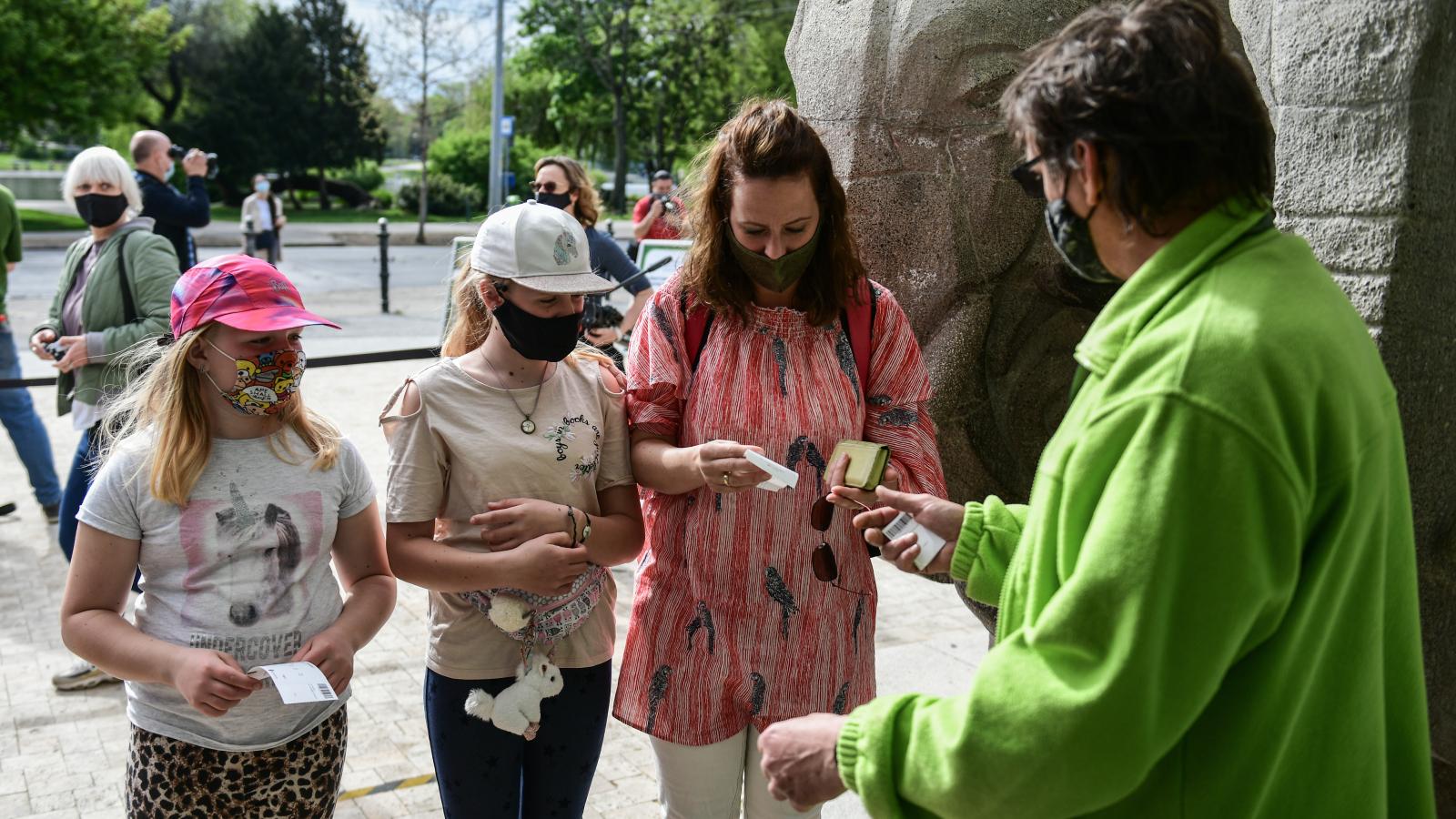 Járványügyi intézkedések, korlátozások idején még az állatkertek is csak védettségi igazolvánnyal látogathatók  