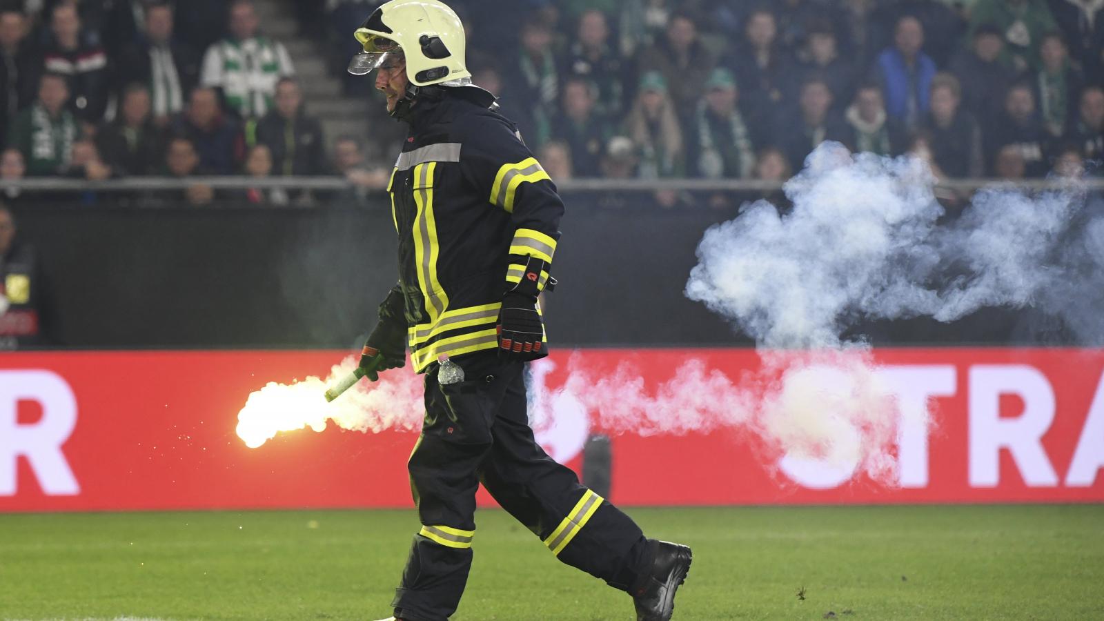 Tűzoltóknak kellett beavatkozniuk a Ferencváros-Crvena zvezda Európa-liga meccsen