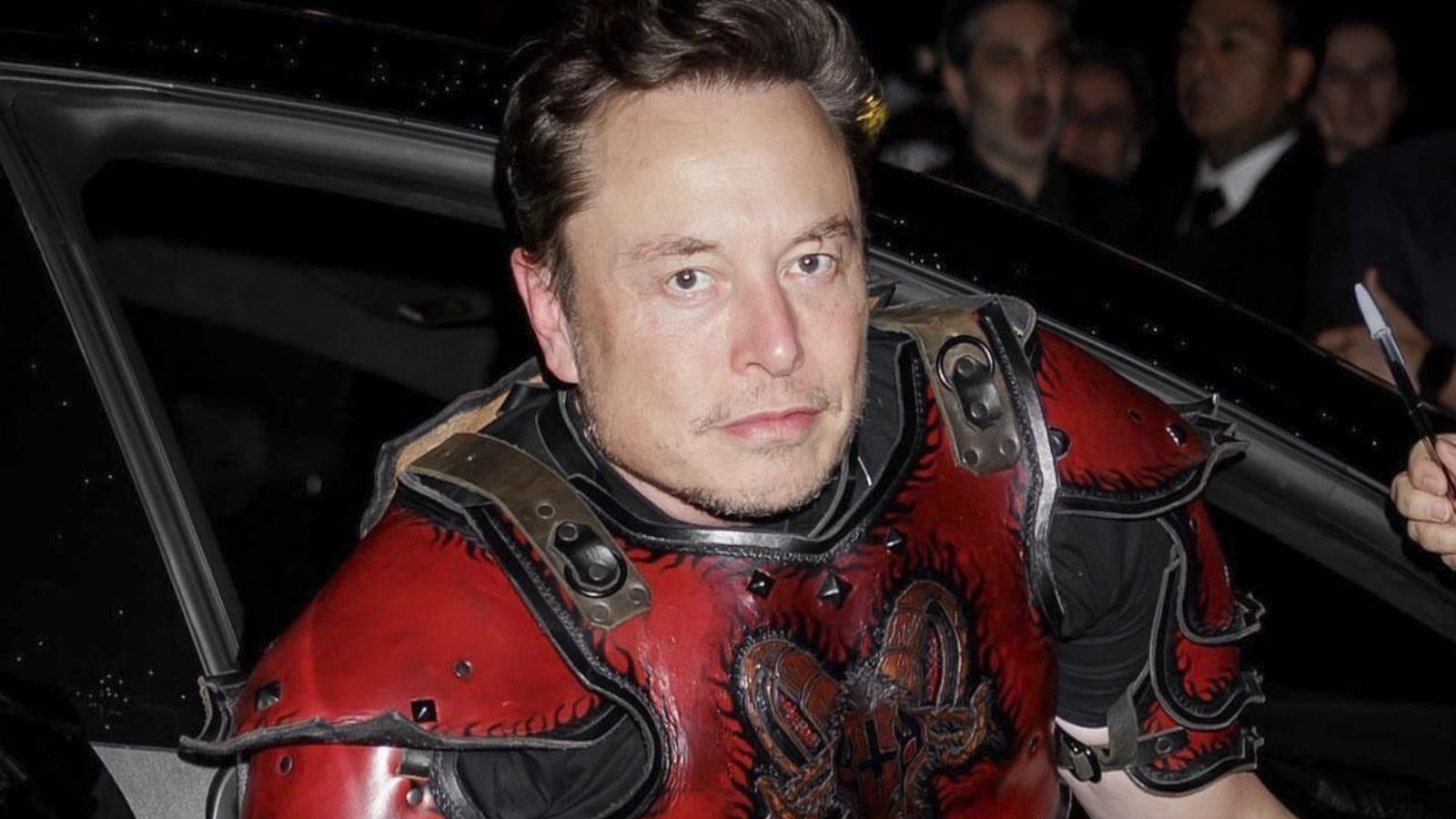 Elon Musk a 2022-es halloweeni jelmezében