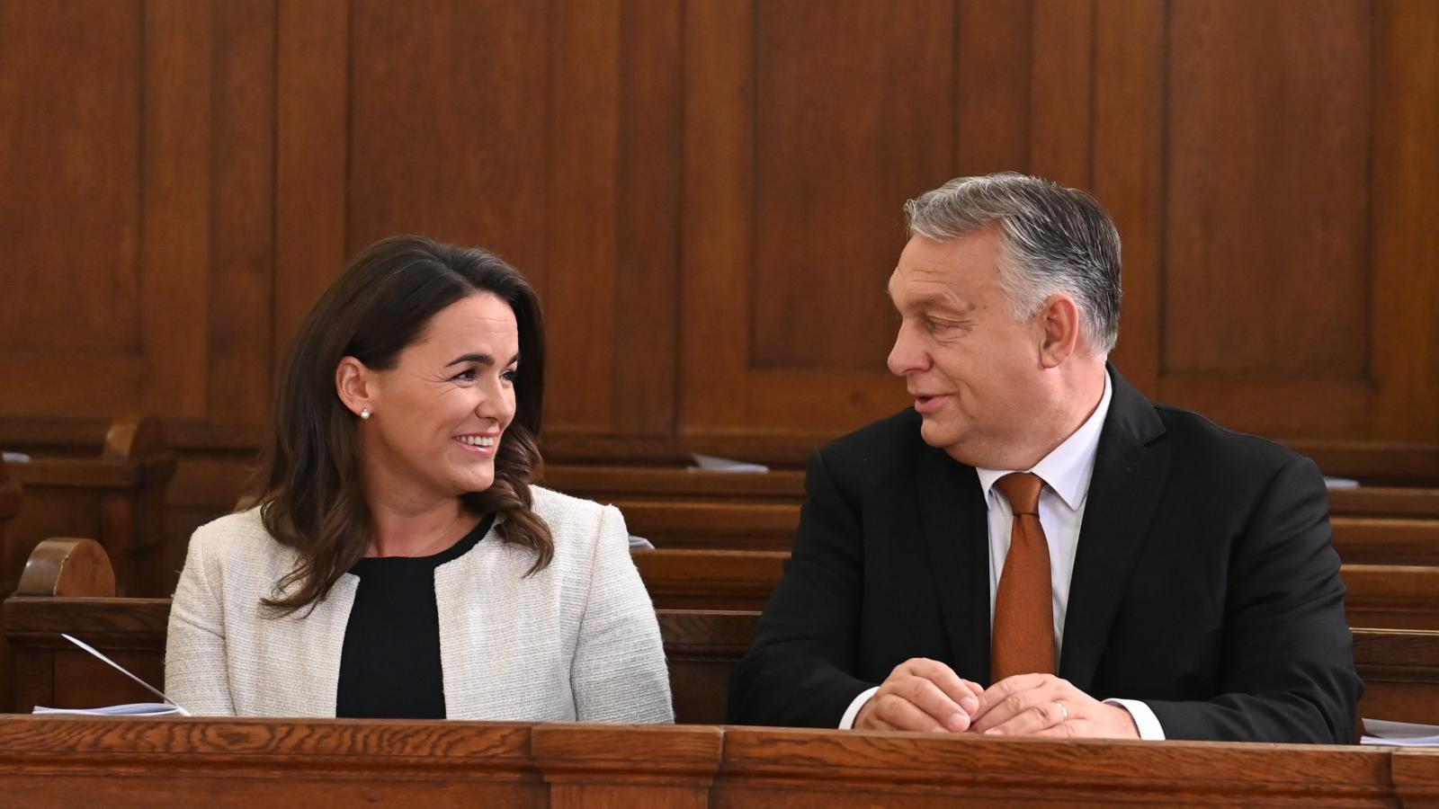 Novák Katalin egyenrangúnak és korrektnek nevezte viszonyát Orbán Viktorral