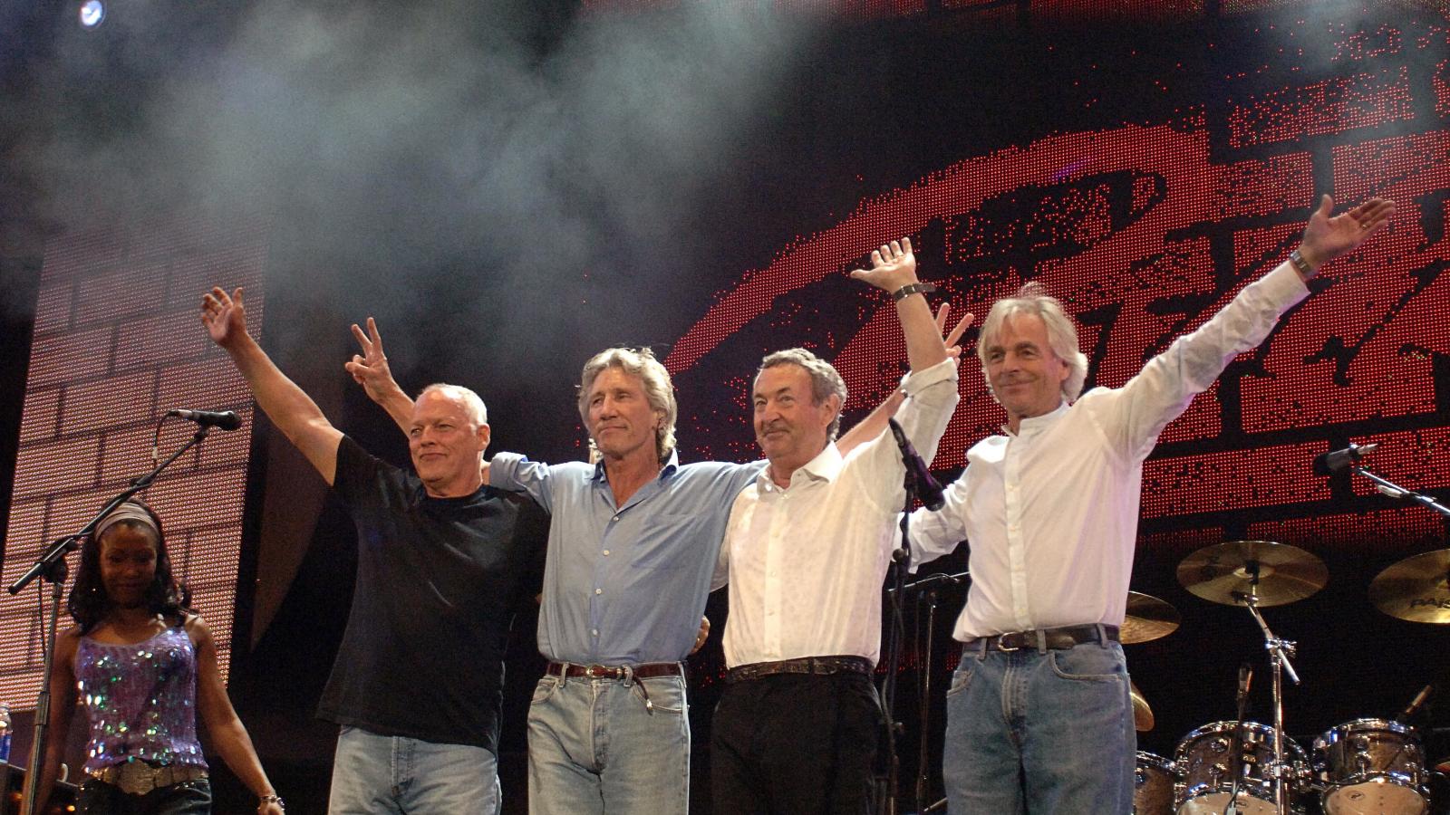 Utoljára együtt 2005-ben David Gilmour, Roger Waters, Nick Mason és Richard Wright, aki 2008-ban meghalt