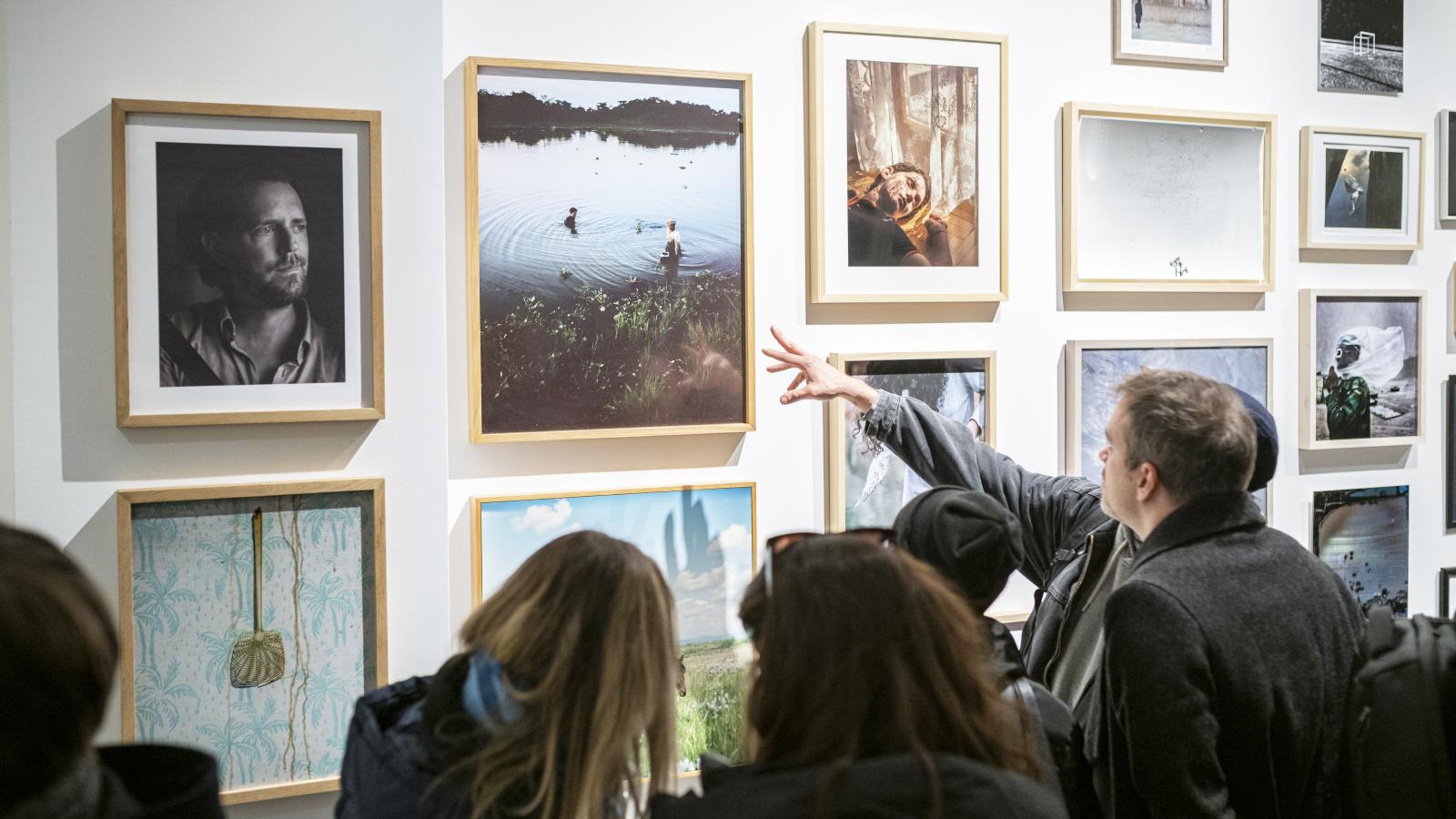 A tavaly elhunyt fotóriporter, Móricz-Sabján Simon emlékére rendezett februárban jótékonysági kiállítást az Einspach Fine Art & Photography galéria