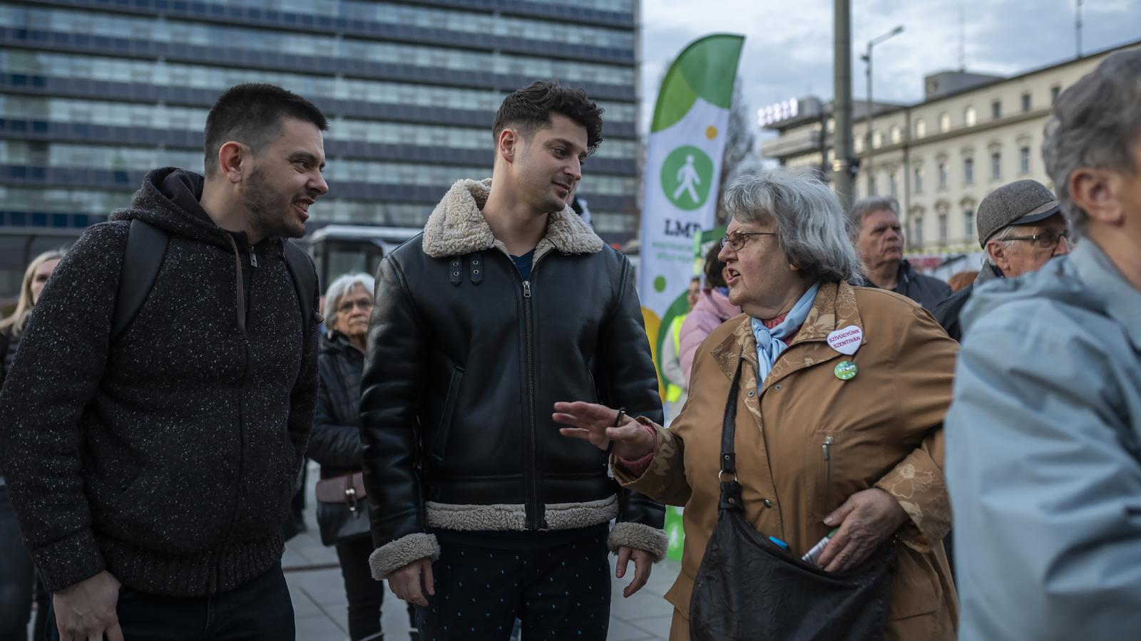 Tüntetés a győrszentiváni akkumulátorgyár ellen 2023. március 20-án. 