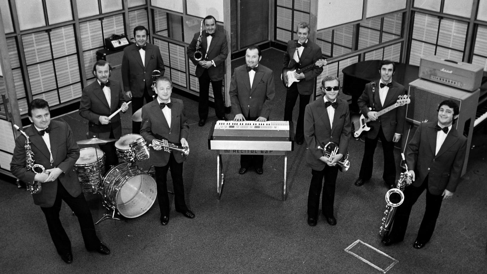 A hatvan éve alakult Stúdió 11 zenekar eredeti felállásban. Volt három szaxofon, két-két harsona, trombita és zongora, továbbá bőgő és dob