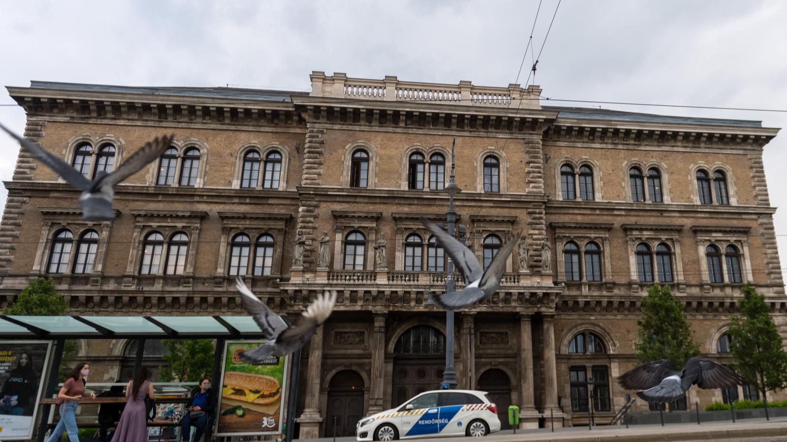 Továbbra is vita van az egyetemi kuratóriumi tagok mandátuma és kiválasztása körül