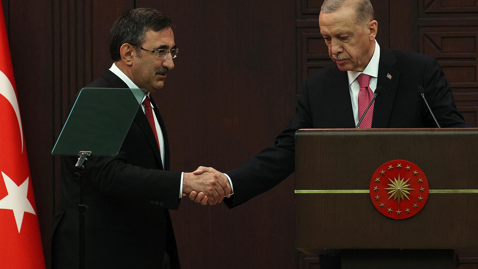 Recep Tayyip Erdogan török elnök és az alelnök, Cevdet Yilmaz