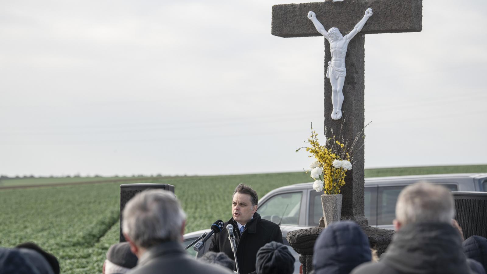 Latorcai Csaba, a Miniszterelnökség területfejlesztésért felelős parlamenti államtitkára, a KDNP ügyvezető főtitkára Héhalmon 2023. április 4-én