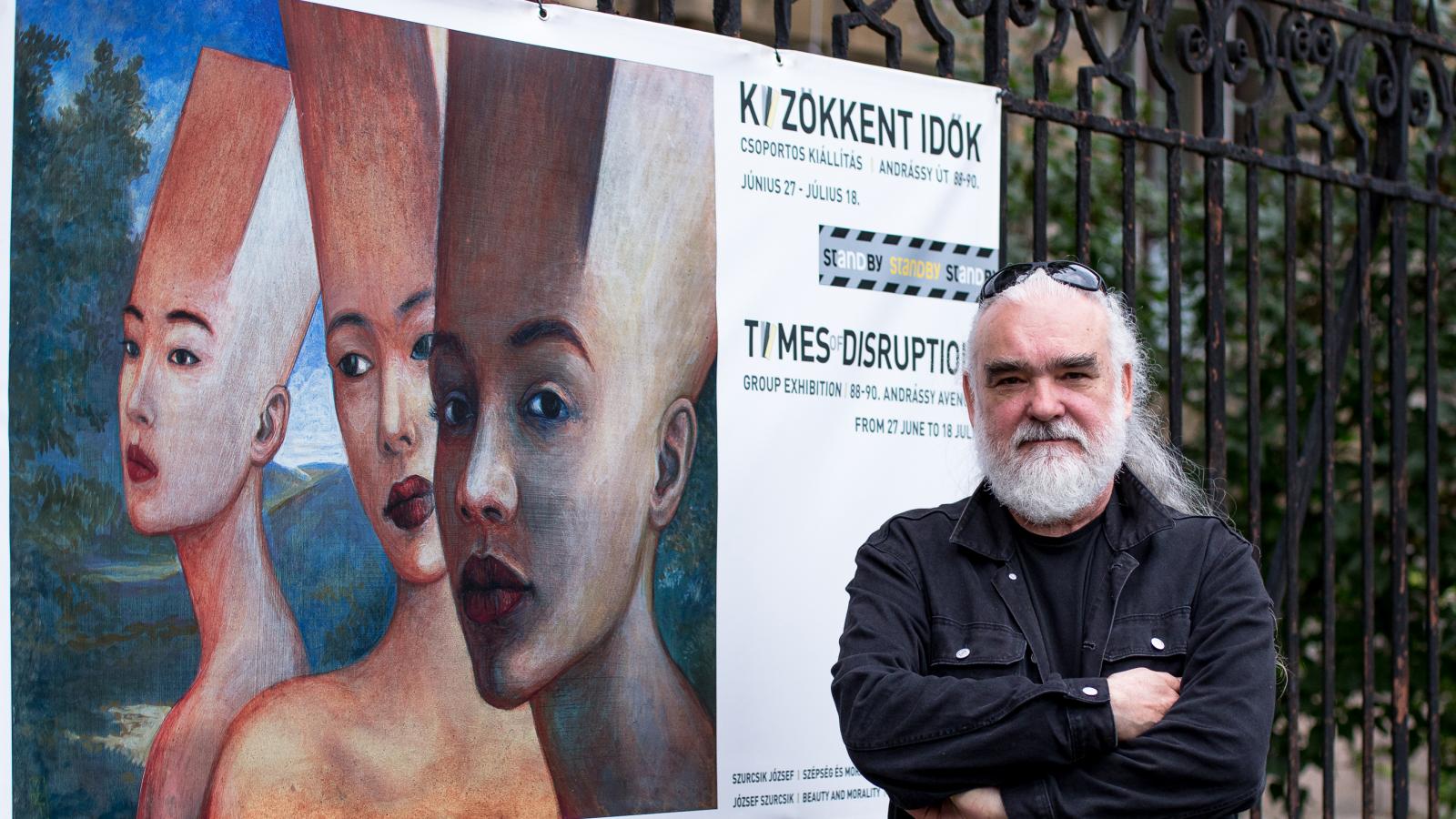 Szurcsik József idén készült Szépség és moralitás című képét a nyugtalanság érzete járja át