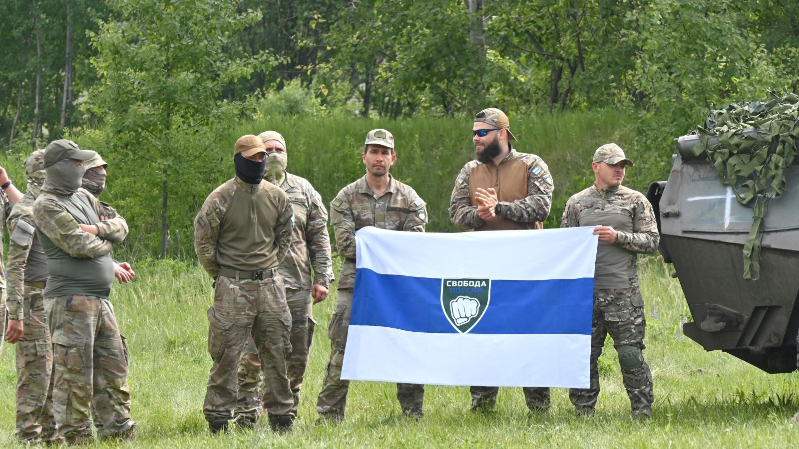 Az ellenzéki fegyveresek azt remélik, a Krím elleni harcok idején jöhet el az ő idejük