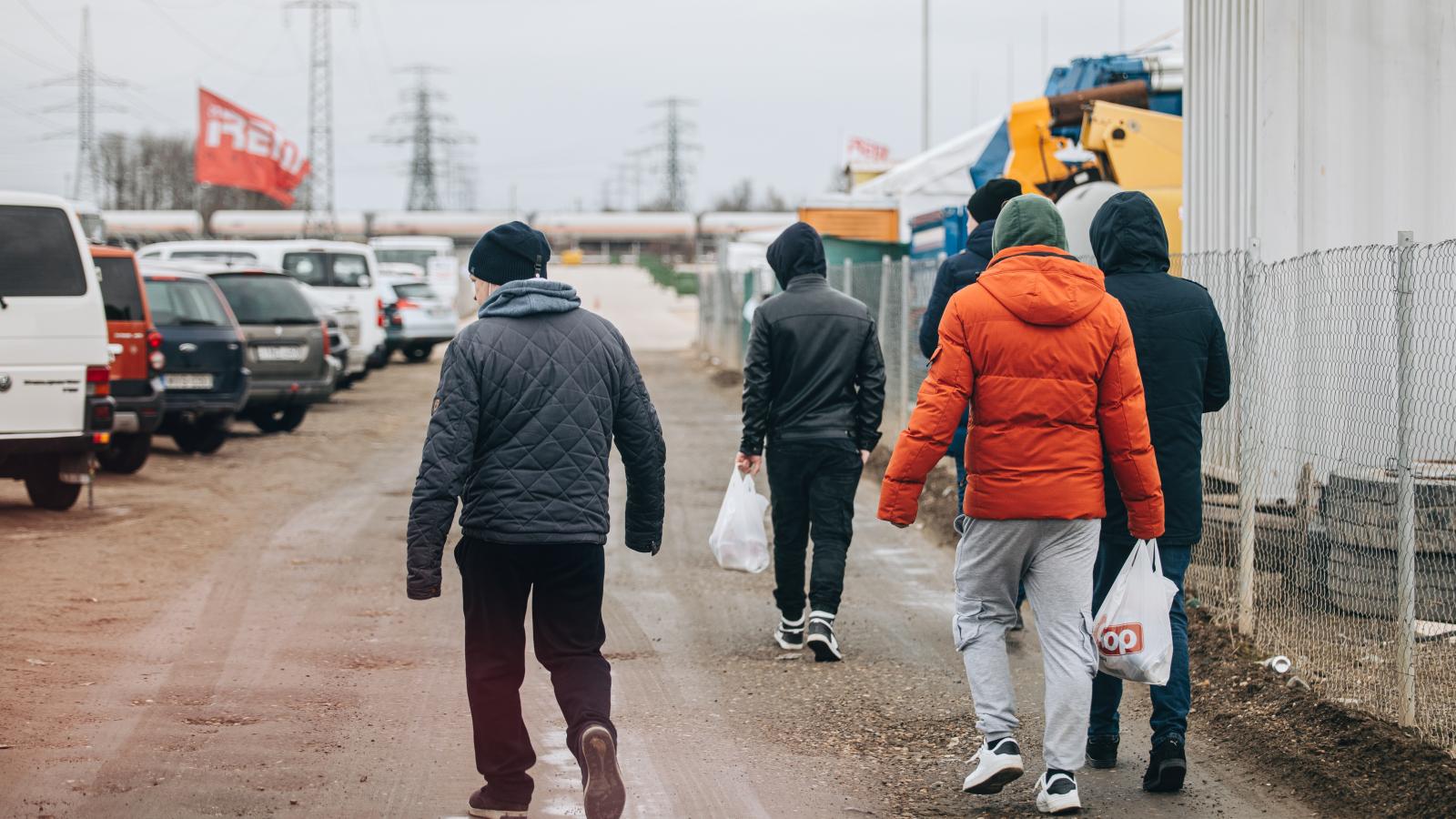 Az utóbbi években főként szerb és ukrán munkavállalók érkeztek hozzánk, de nekik nem annyira vonzó az itteni munkaerőpiac. Most az Ázsiából jövők vannak az élen