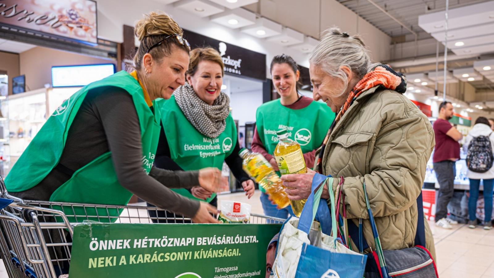 Elsősorban tartós élelmiszereket várnak