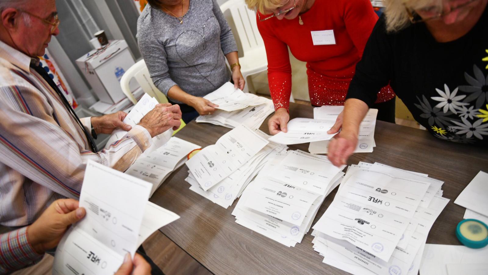 Még nem tudni, hogy csütörtökön kinek akar kedvezni a Fidesz