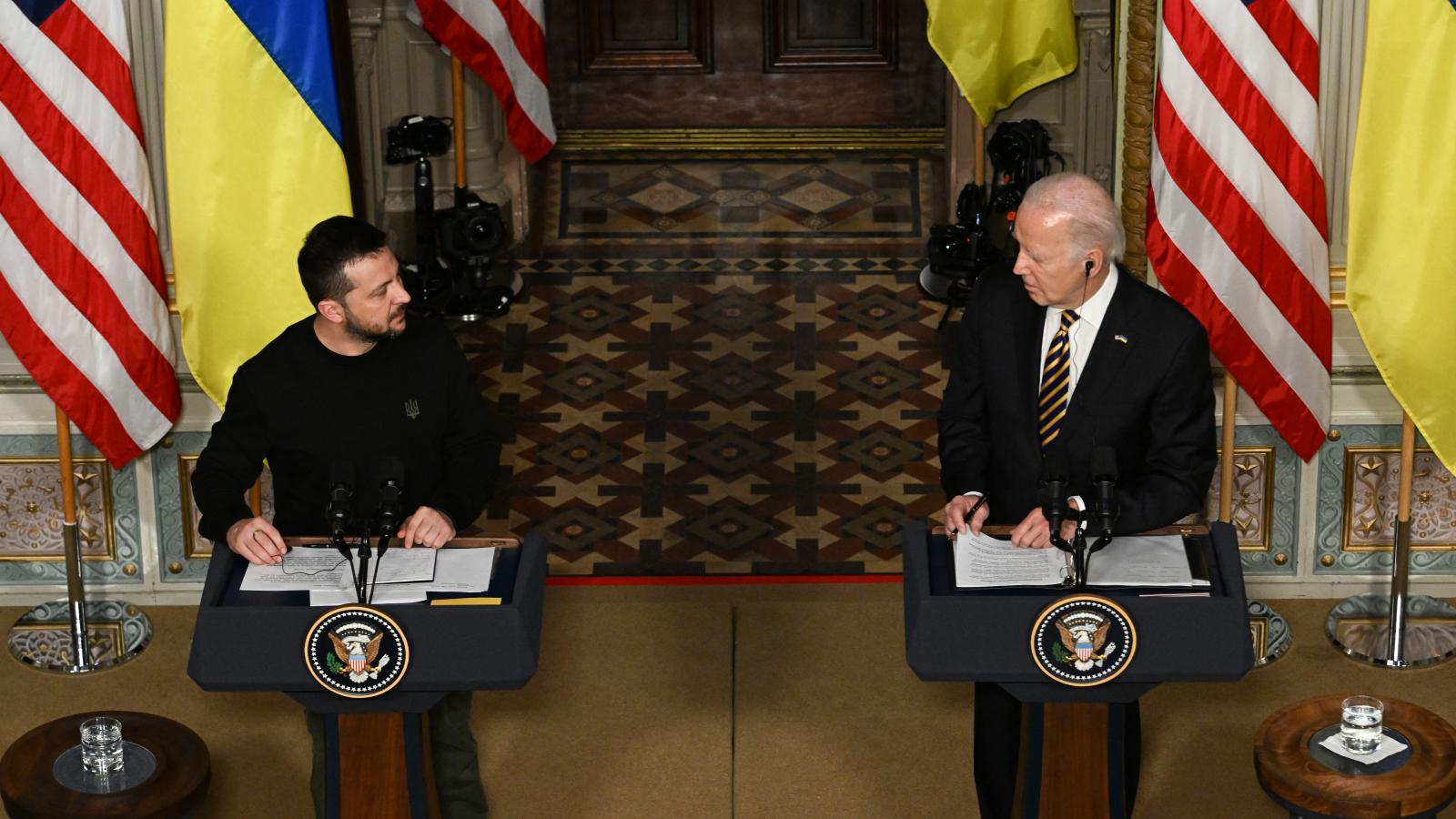 Zelenszkij és Biden. Ukrajna támogatása még kérdéses