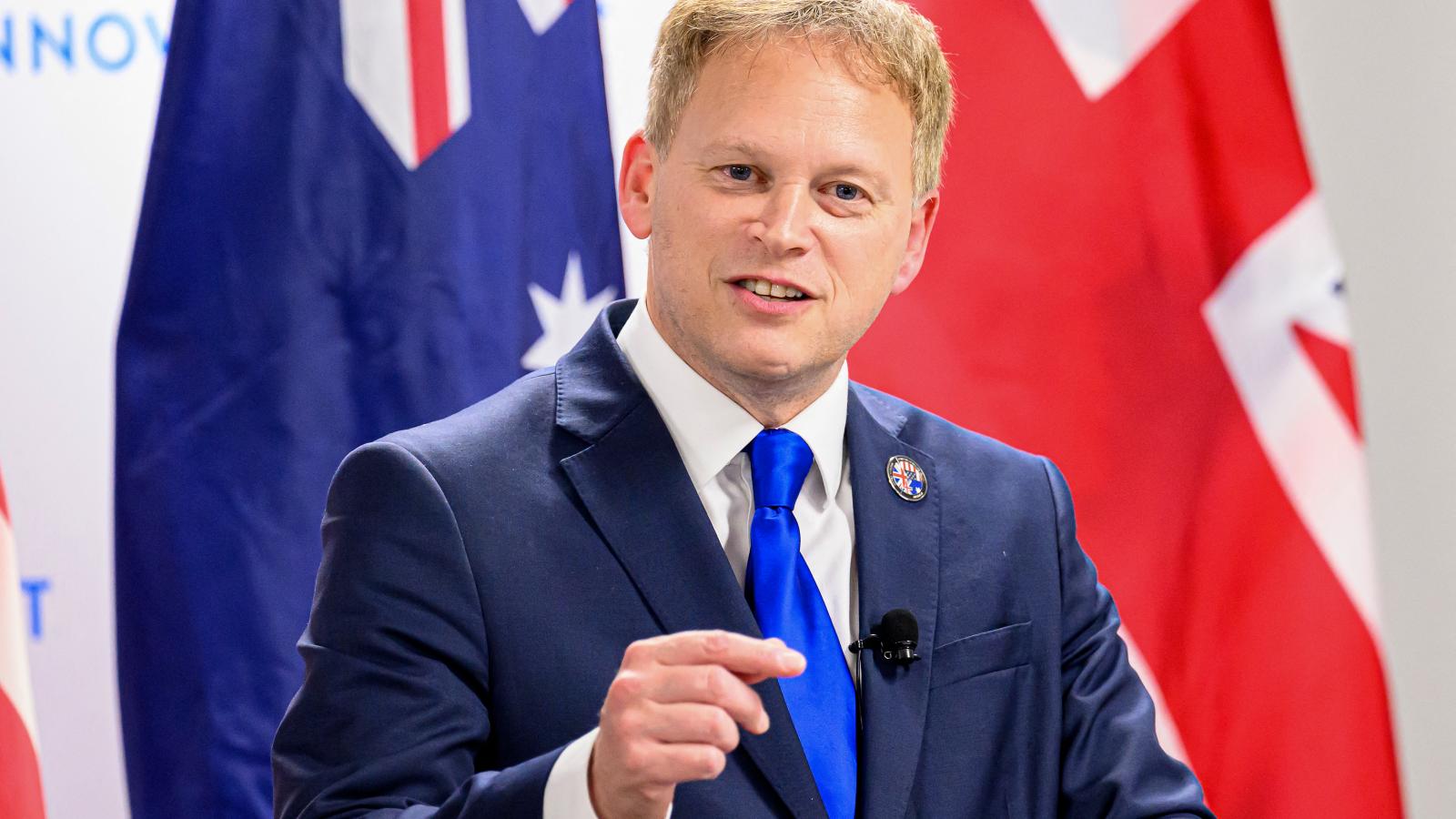 Grant Shapps brit védelmi miniszter szerint Ukrajnát támogatni kell „legsötétebb óráiban”