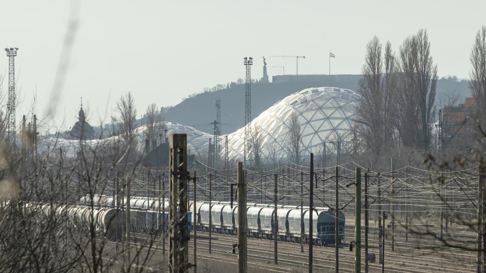 A kormány 800 millió euró értékben ígért fejlesztéseket, de kérdés, hogy végül mit és hogyan valósítanak meg