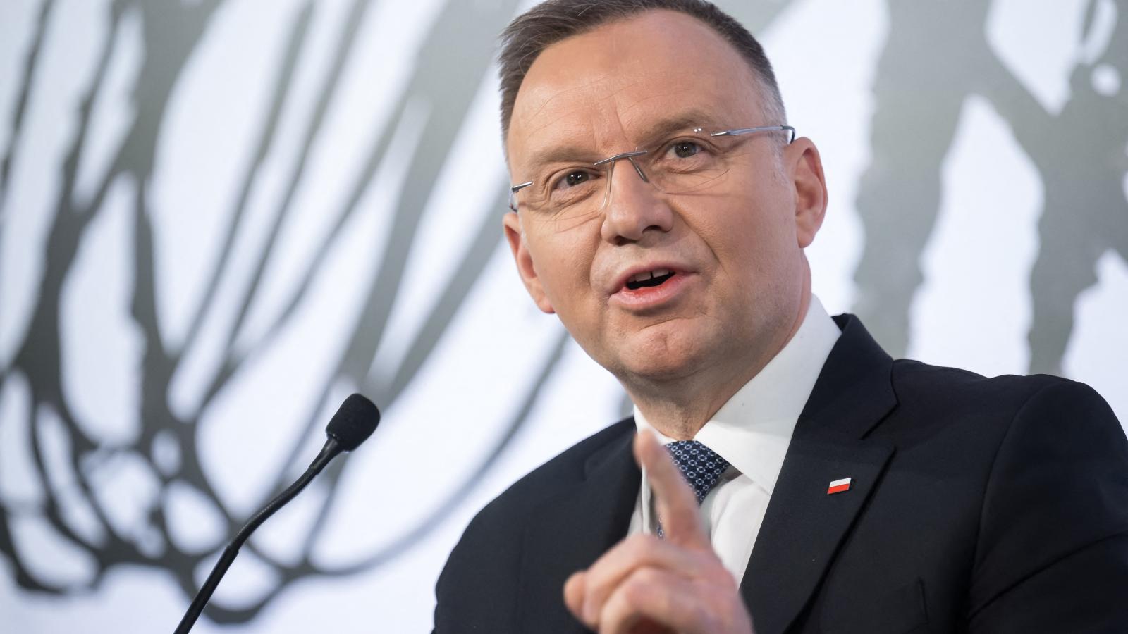 Andrzej Duda kétszer is elnöki kegyelmet adott Mariusz
Kaminskinek és Maciej Wasiknak