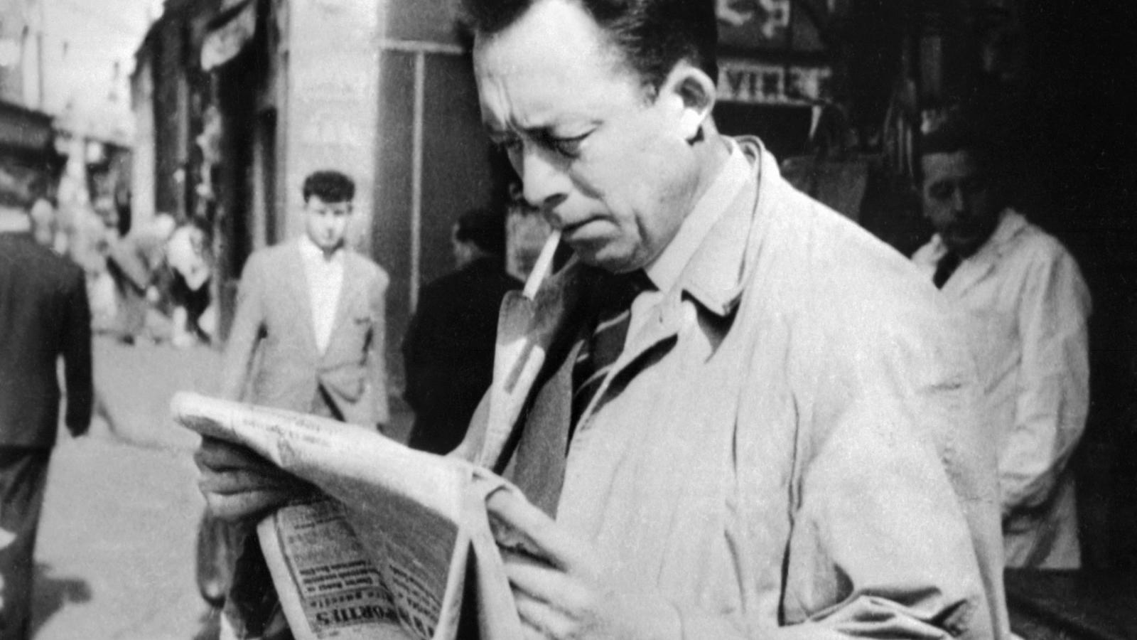 Camus a nacio­nalizmus és a humanizmus között őrlődött, s kereste a kettő összeegyeztethetőségét