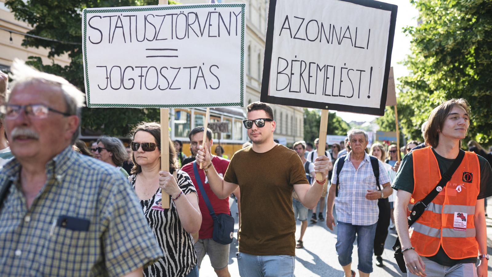 A tüntetők nem érdekelték a kormányzatot, a szakmai javaslatok elutasításán pedig nem sokat gondolkodtak