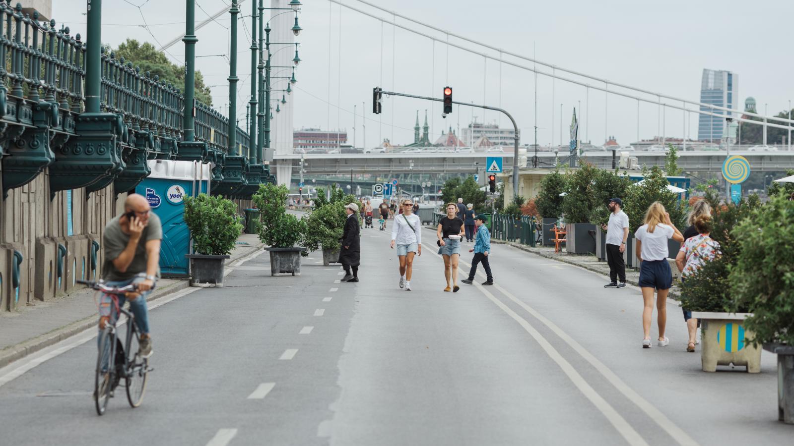 2023-ban egy hónapig volt elzárva az autósok elől a pesti alsó rakpart belvárosi szakasza