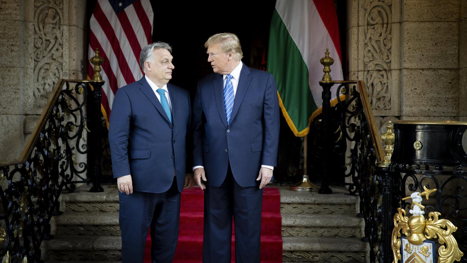 Orbán Viktor kormányfő és Donald Trump korábbi amerikai elnök Trump floridai rezidenciáján, Mar-a-Lagóban