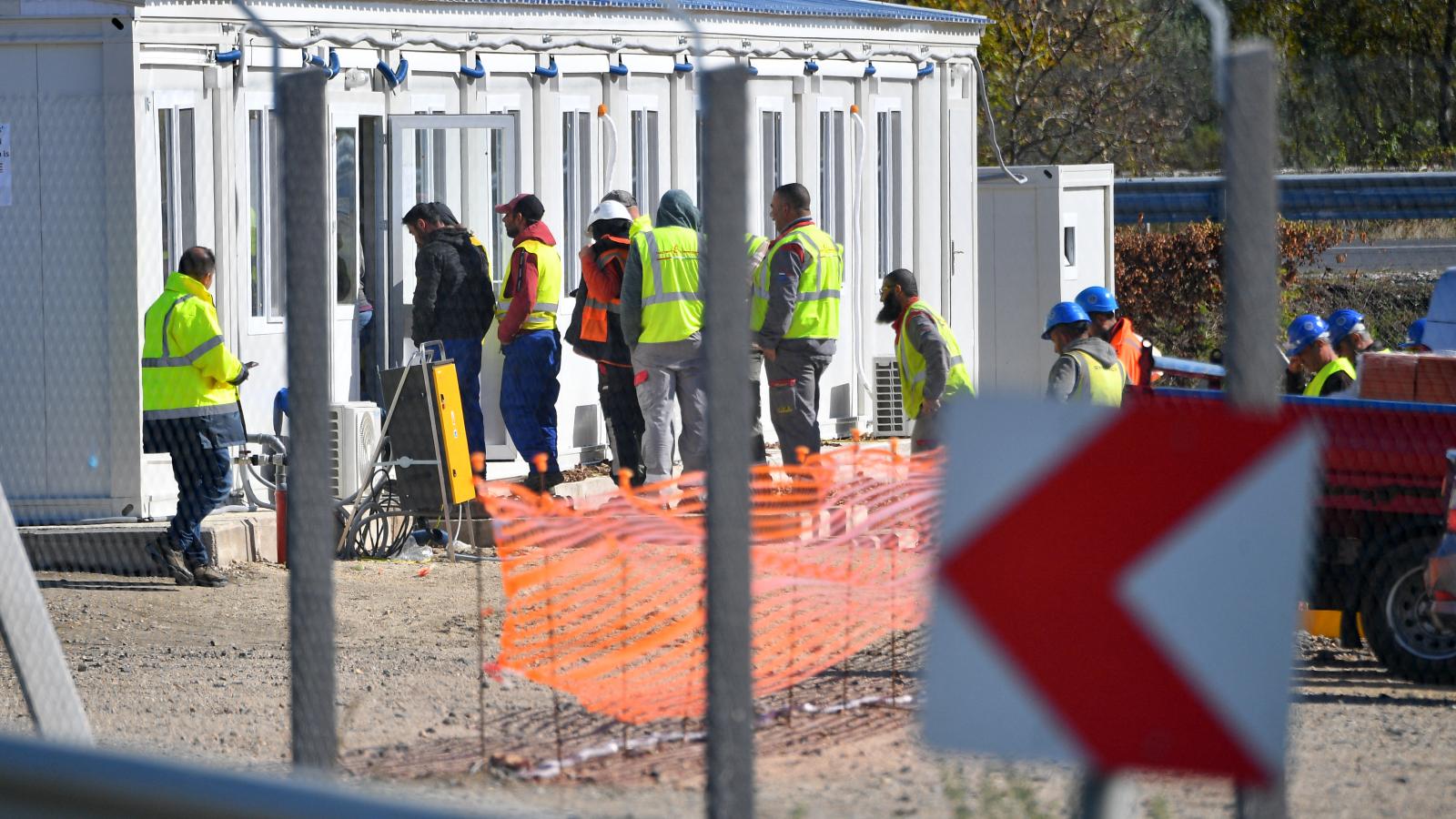 Vendégmunkások konténerszállása Tiszaújvárosban