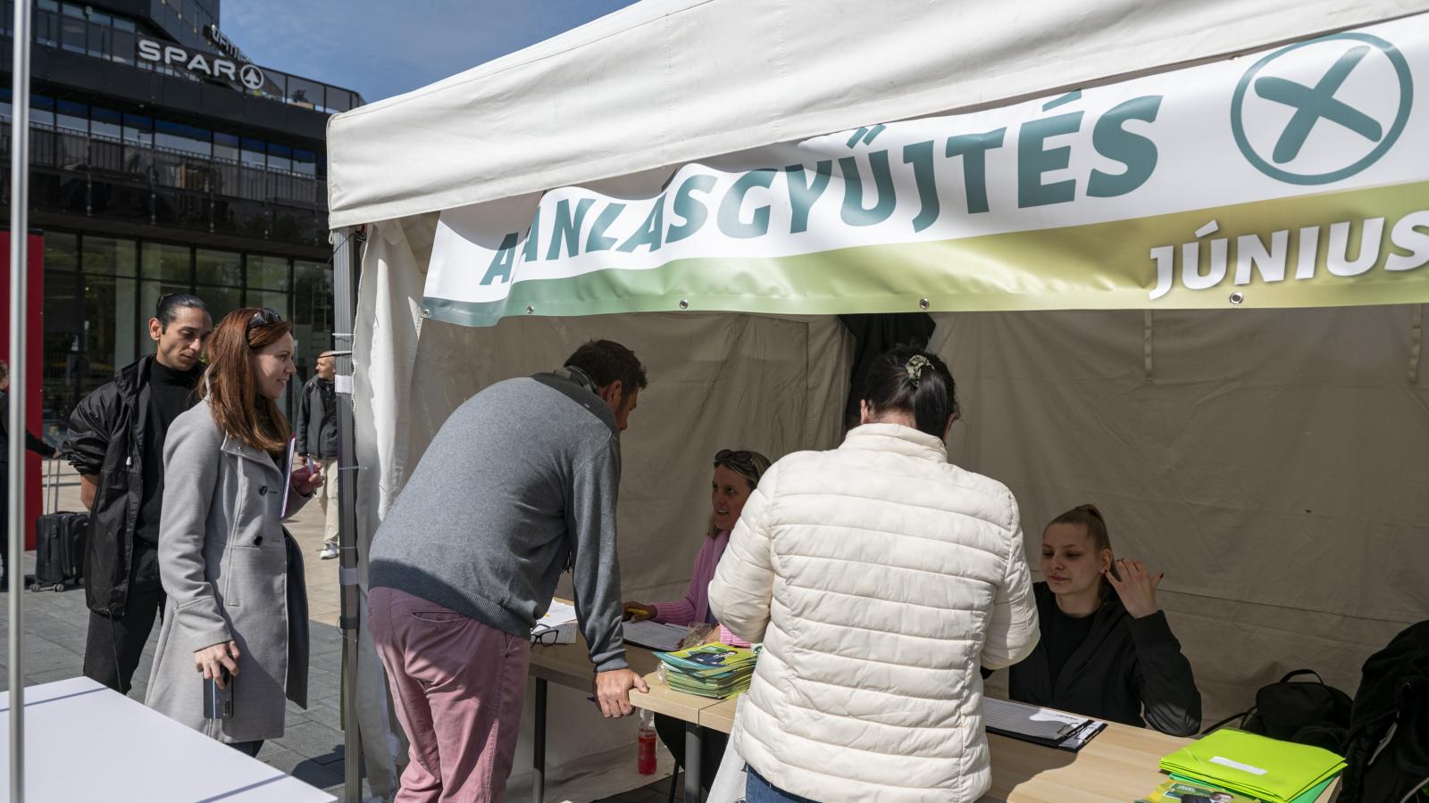 Már ketten vannak, akik már nem gyűjtenek aláírásokat Karácsony Gergely kihívóiként