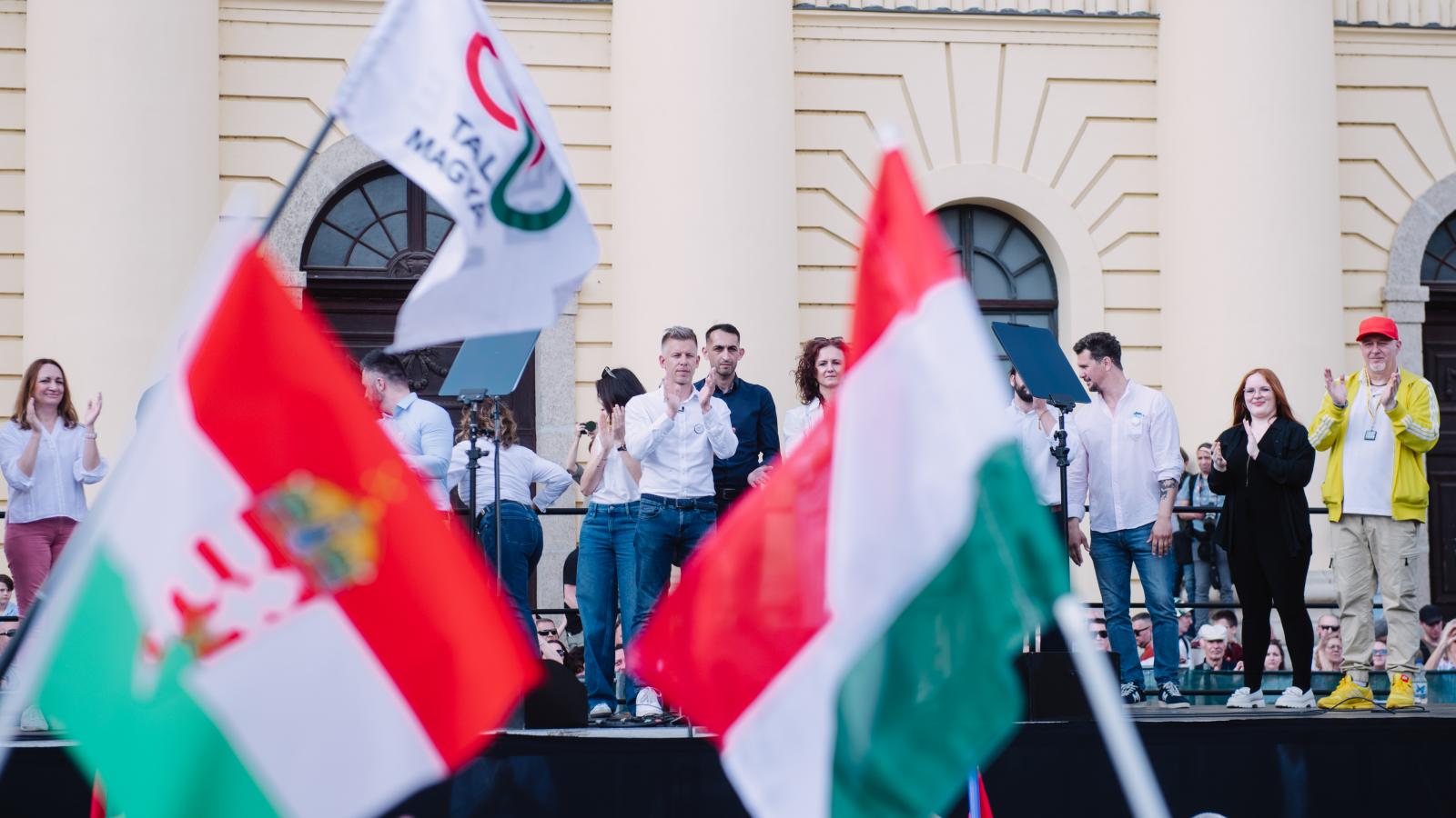 Ma már tényként lehet rögzíteni, hogy Magyar Péter megjelenése nem pillanatnyi fellángolás volt, mint amikor az influenszerek hívására egyszer megtelt a Hősök tere