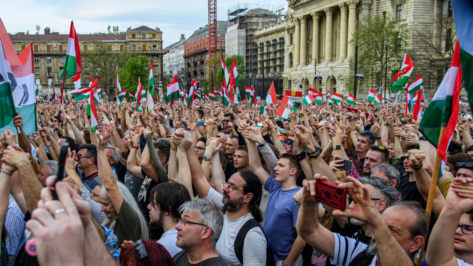 Magyar Péter április 6-i nagygyűlése a Kossuth téren