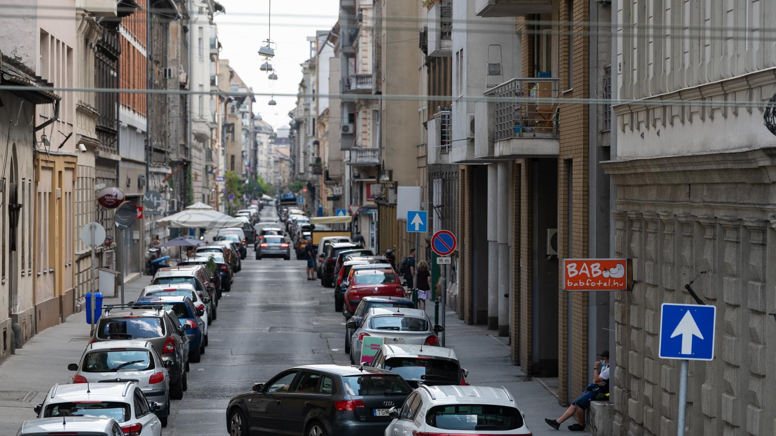 A parkolásüzemeltetés fővárosi összevonása erős érdekeket sért