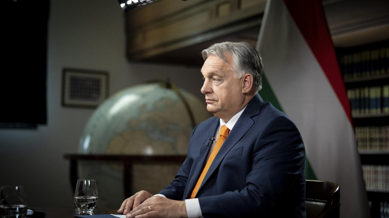 Orbán Viktor miniszterelnök interjút ad az M1-nek a Karmelita kolostorban 2024. június 10-én