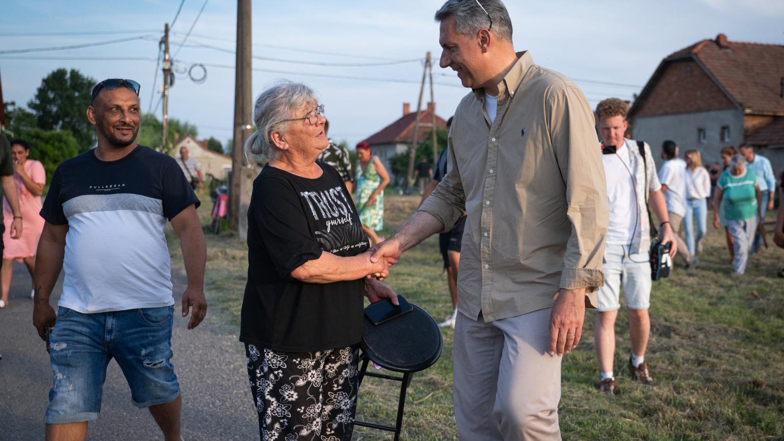 Lázár János a választási kampány hajrájában Makón. Most máshonnan közelít