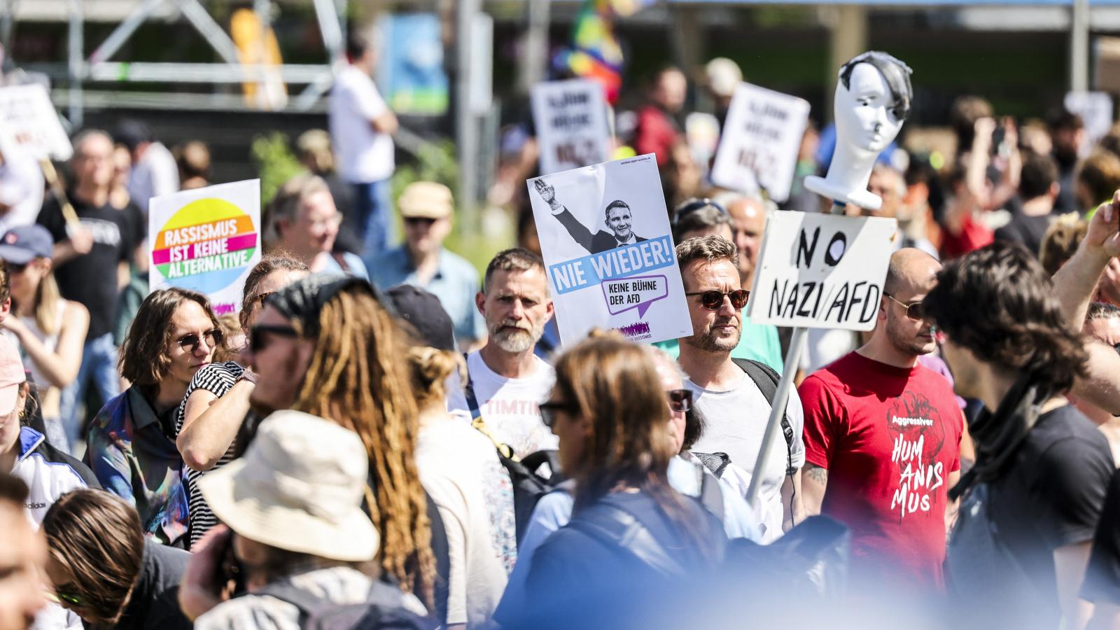 Sokan aggódnak a demokráciáért Németországban, ahol gyakoriak az AfD elleni tüntetések