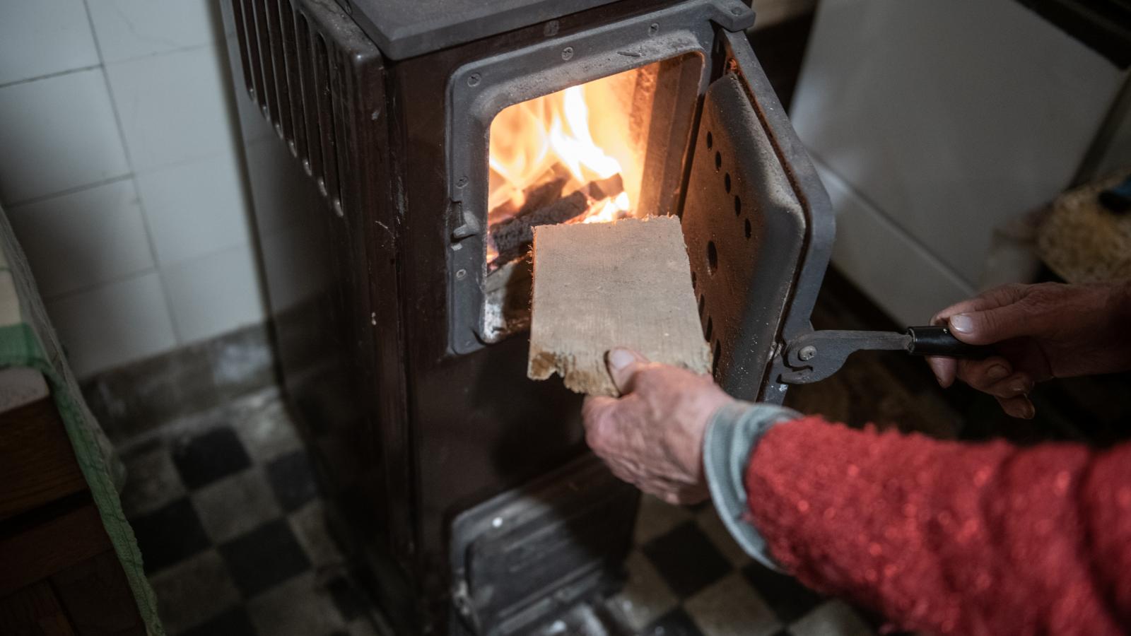 A fával fűtés aránya drámaian nőtt, ám a gáz kiváltására ez nem fenntartható, hosszú távú megoldás