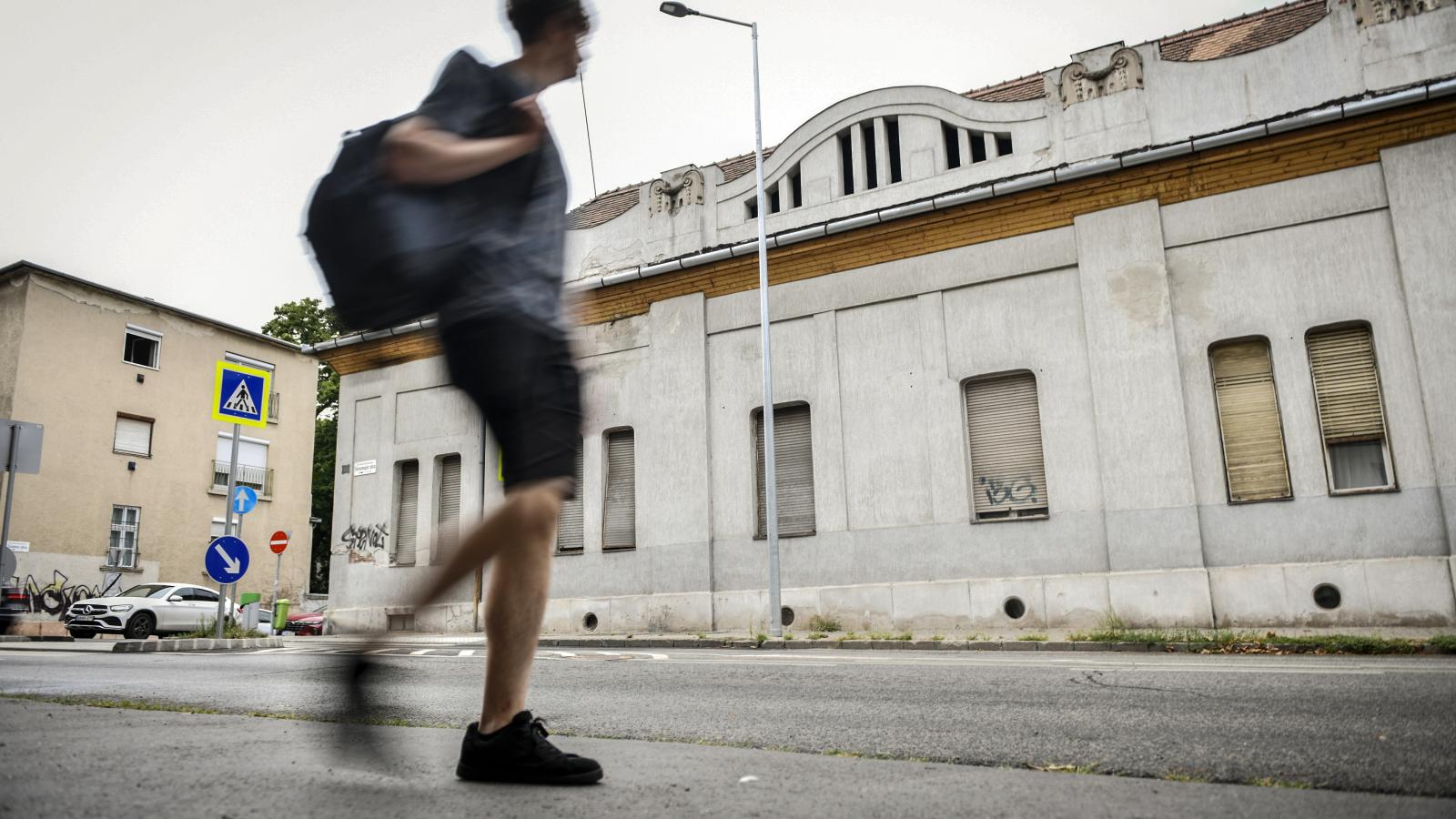 A Városmajor utcai épület. A lakók látják a jövőt