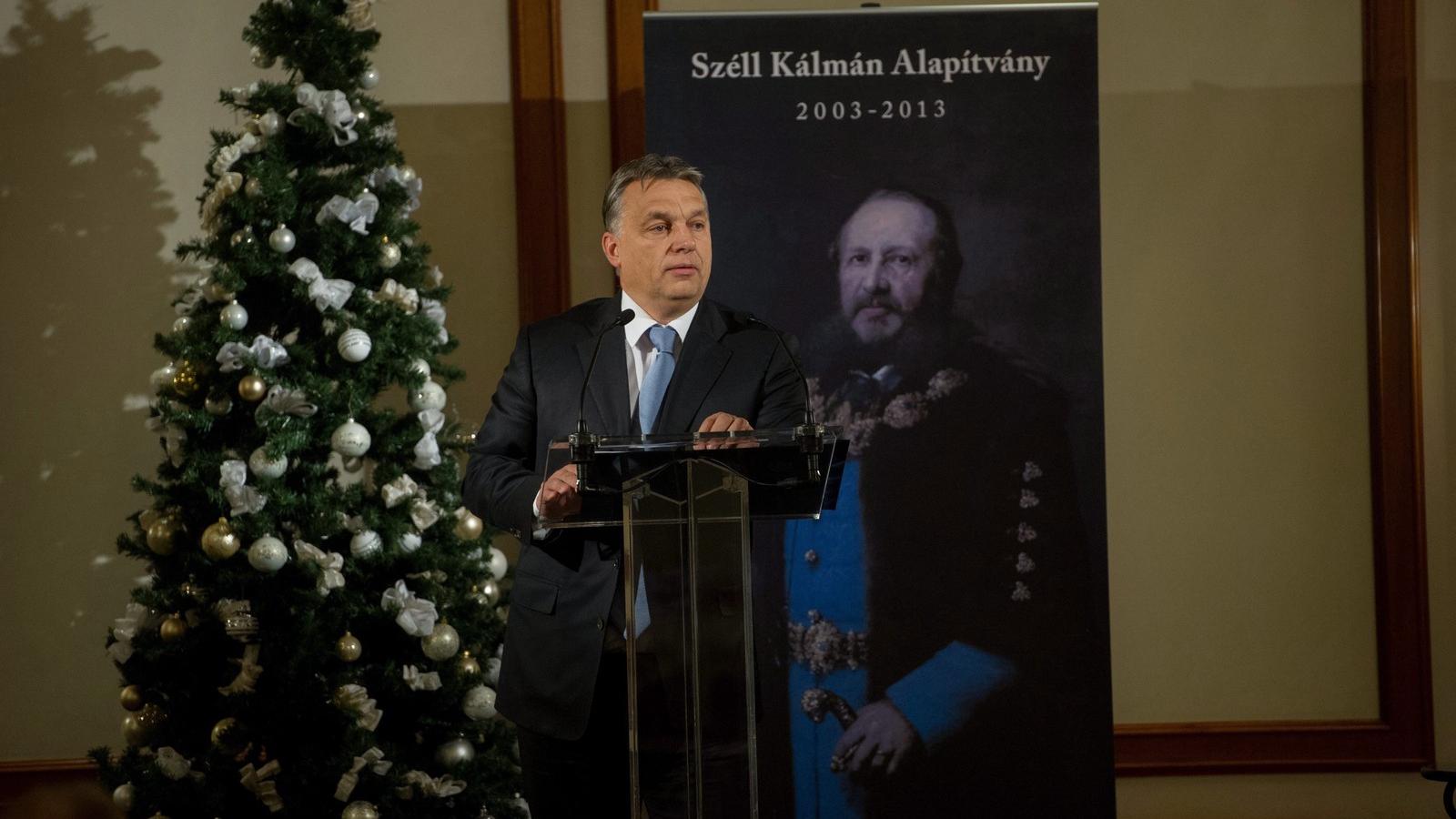 Orbán Viktor miniszterelnök előadást tart a Széll Kálmán Alapítvány évzáró rendezvényén Budapesten 2014. december 12-én este. MT