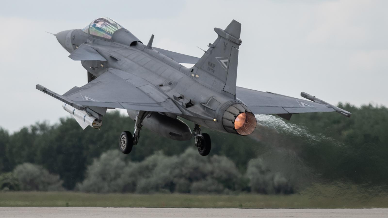 Képünk illusztráció, felszálló Gripen 2021. június 1-én az MH 59. Szentgyörgyi Dezső Repülőbázison