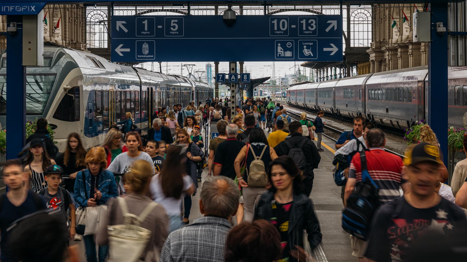 Budapest, Keleti pályaudvar. A megkérdezettek több mint fele tapasztalt gyakori problémákat