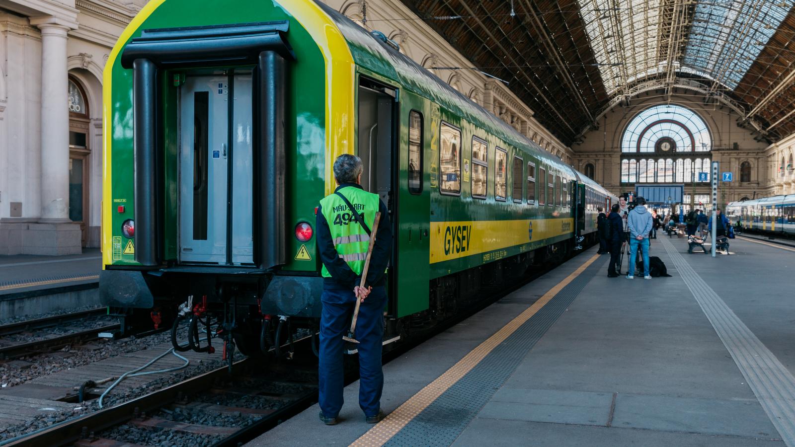 Beperelte a GYSEV miatt az osztrák állam Lázár János tárcáját