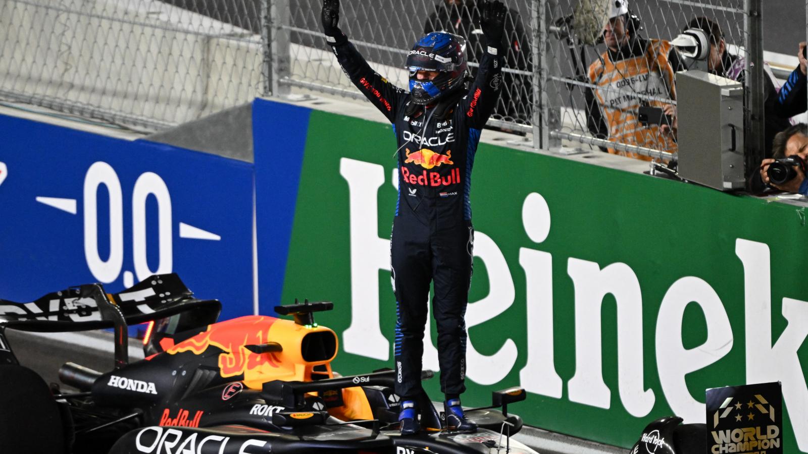 Max Verstappen negyedik vb-címének örül