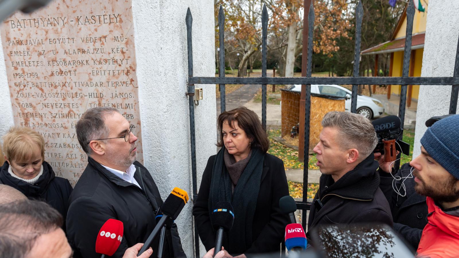 Csizi Péter és Magyar Péter vitája Bicskén, pénteken