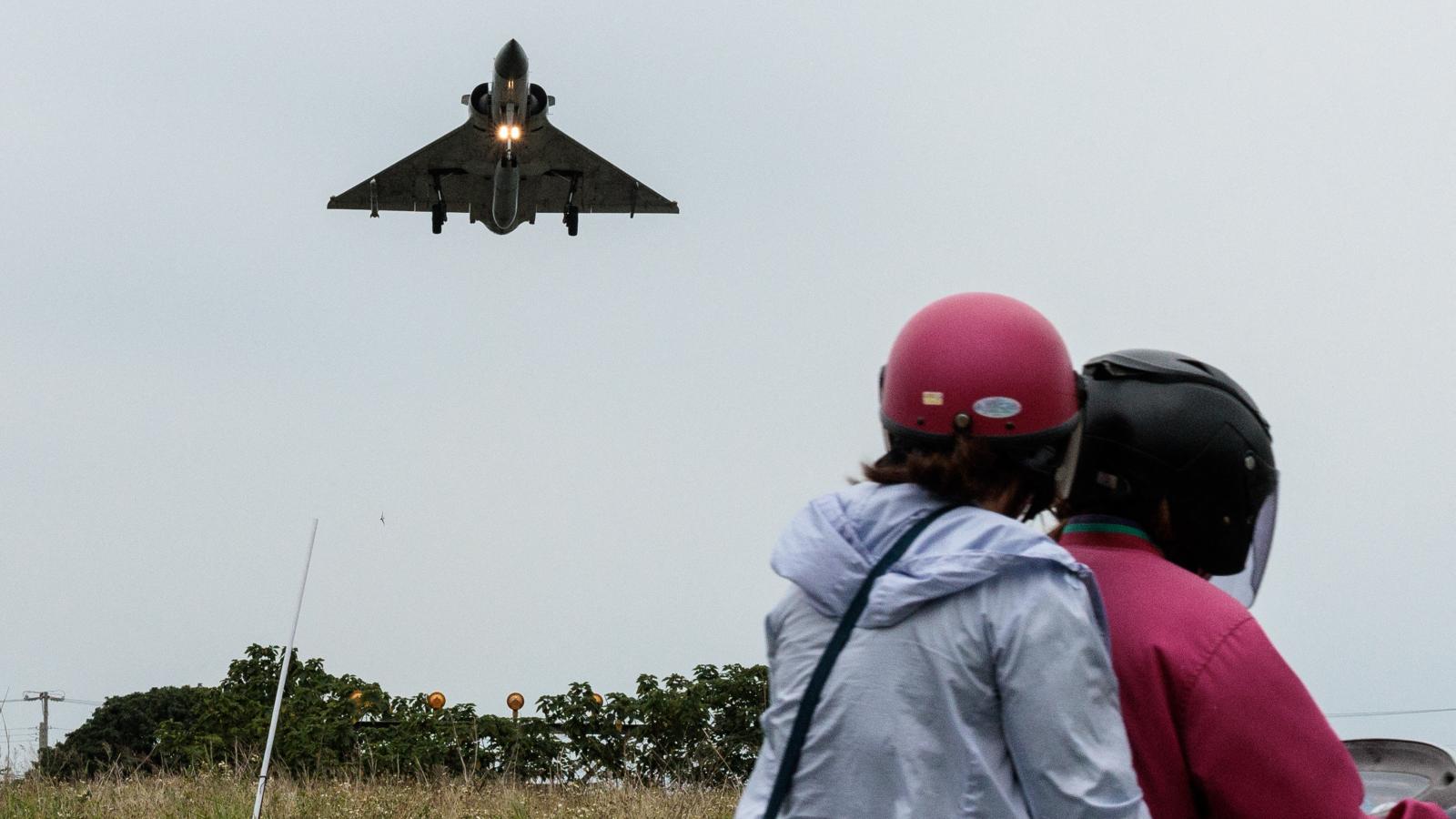 A tajvani légierő gyakorlatozó Mirage 2000 vadászgépe 