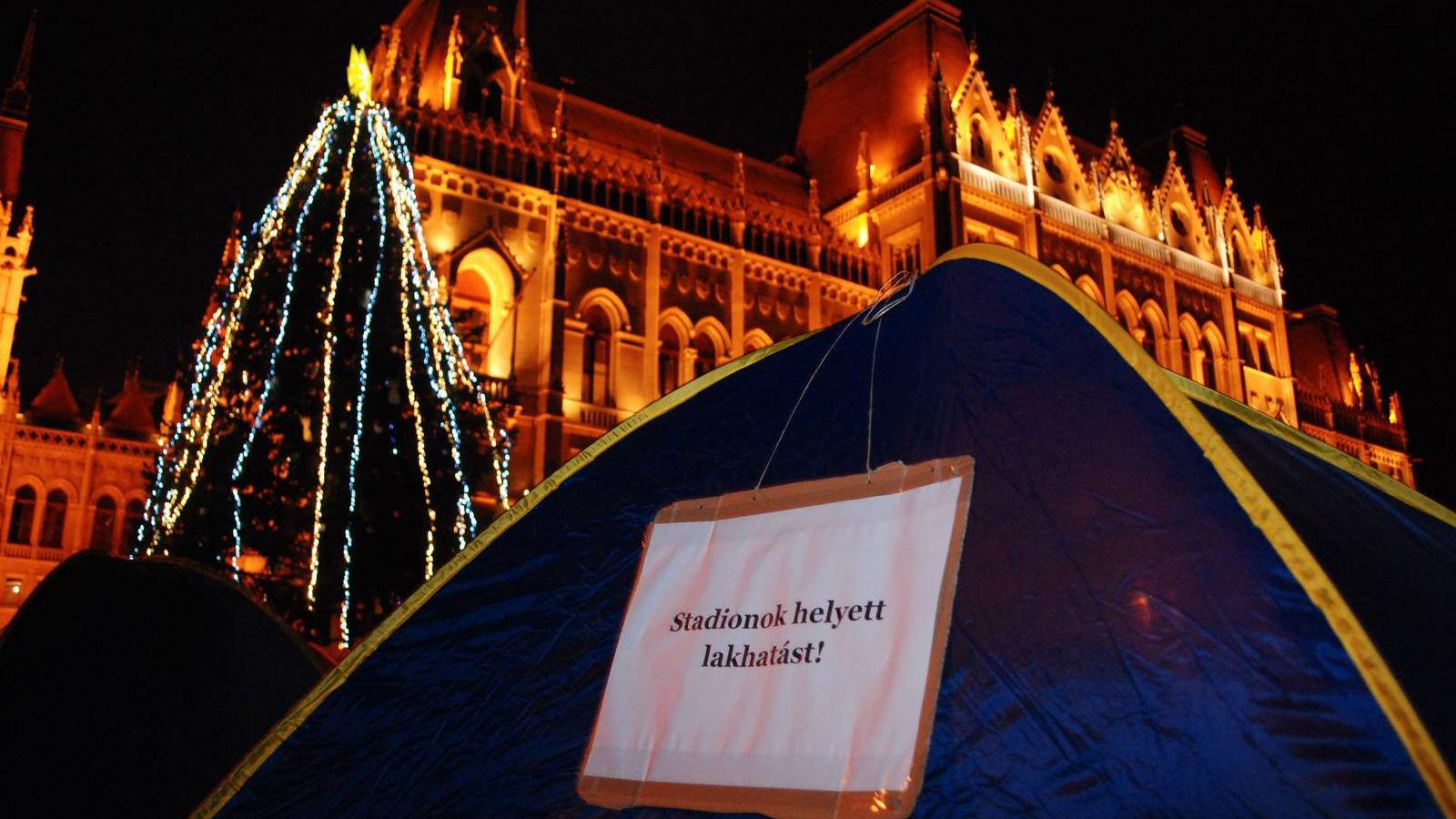 December közepéig kétezer hajléktalant távolítottak el a közterületekről, 79 embert előállítottak FORRÁS: A VÁROS MINDENKIÉ/Fotó